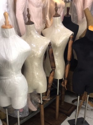 Manocanh nữa thân