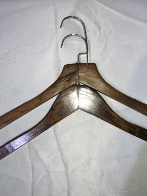 MÓC TREO QUẦN ÁO GỖ