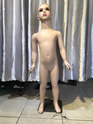 MANOCANH BÉ TRAIM